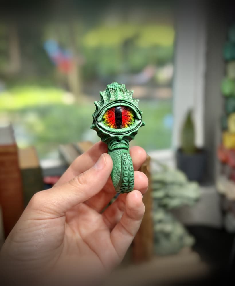 Abyssal eye wall hook