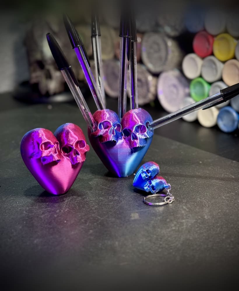 Skull Heart : Pen holder, Keychain, Decoration