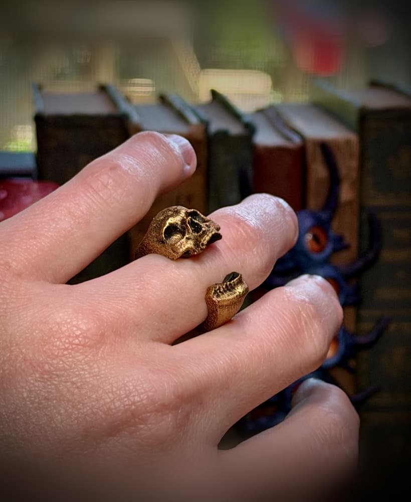 Skull ring