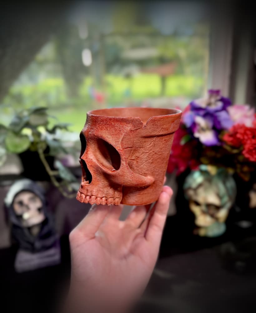 Skull terracotta pot
