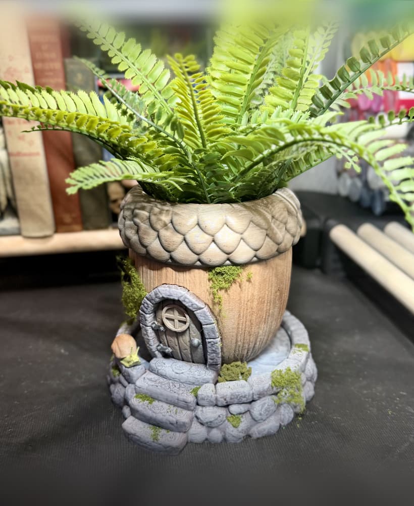 Acorn home planter