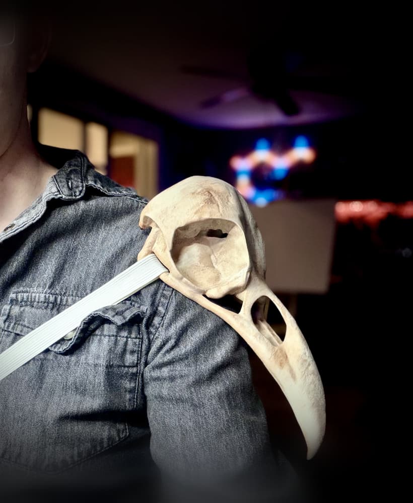 Raven skull shoulder pauldron