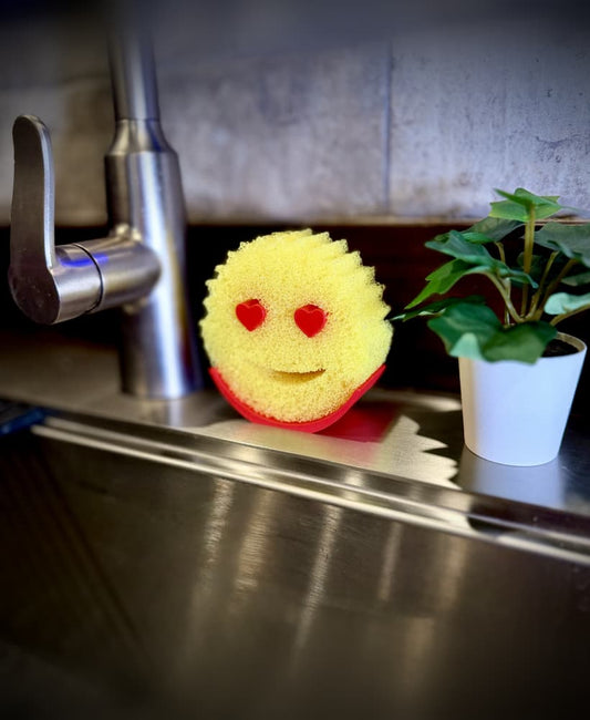 Heart eyes scrub daddy holder