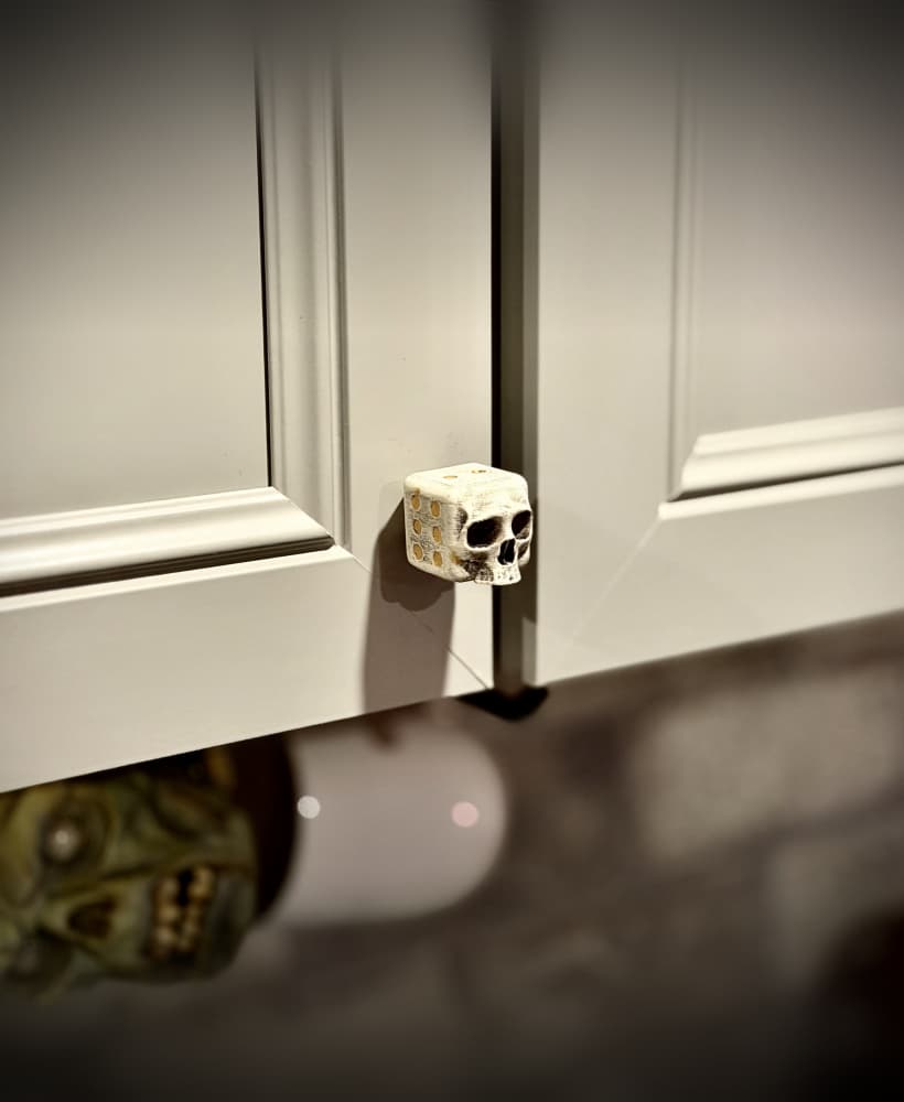Skull dice drawer pull