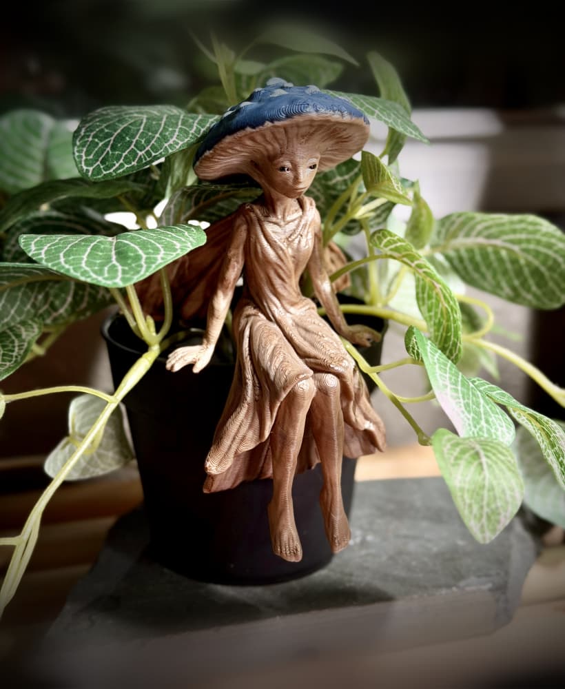 Mistfae shelf sitter