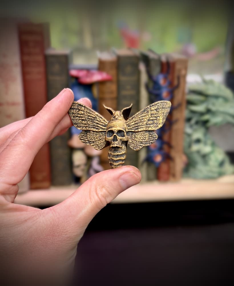 Skull moth drawer pull